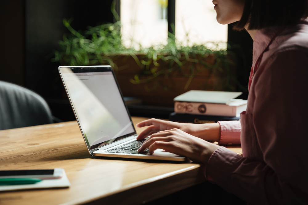 Usuário Acessando Landing Page Para Negócios B2B